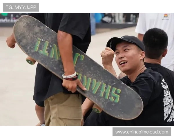 北京飞盘队在世界滑板锦标赛中的团队协作表现精彩纷呈值得称赞